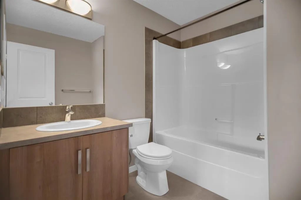 136 New Brighton Point SE