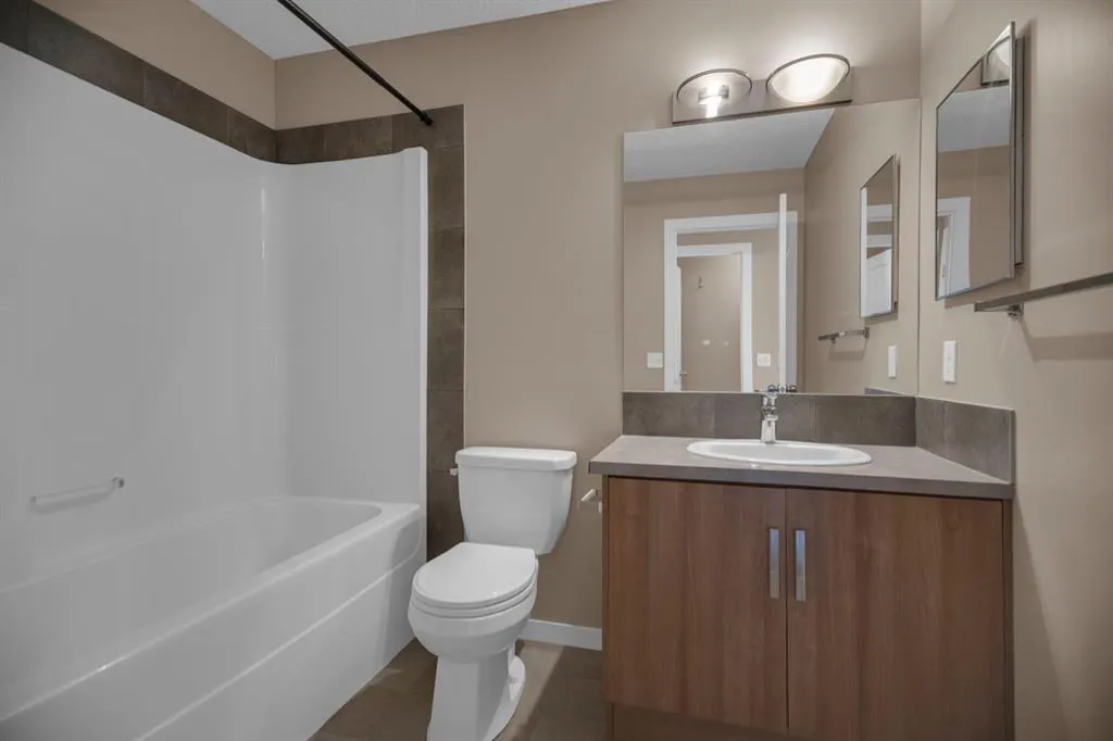 136 New Brighton Point SE