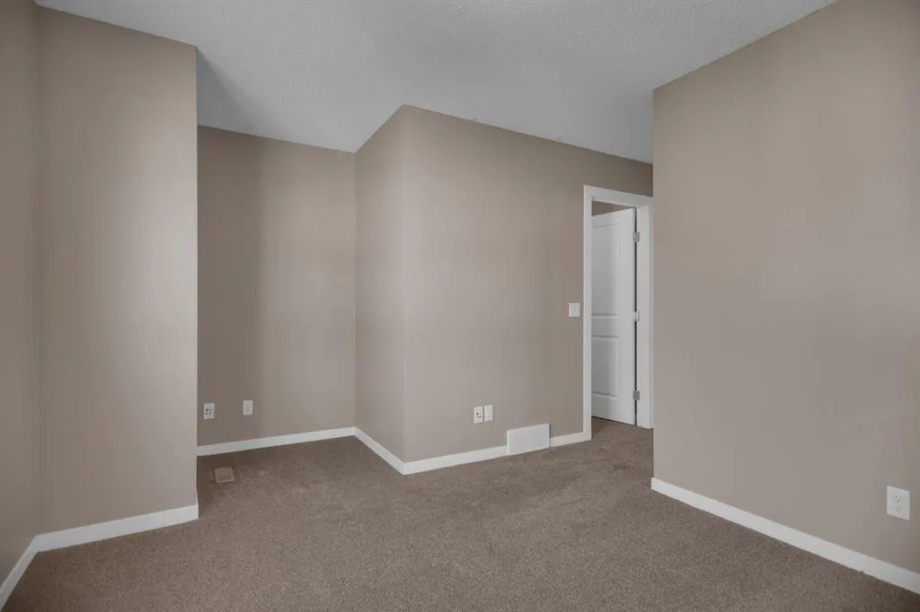 136 New Brighton Point SE