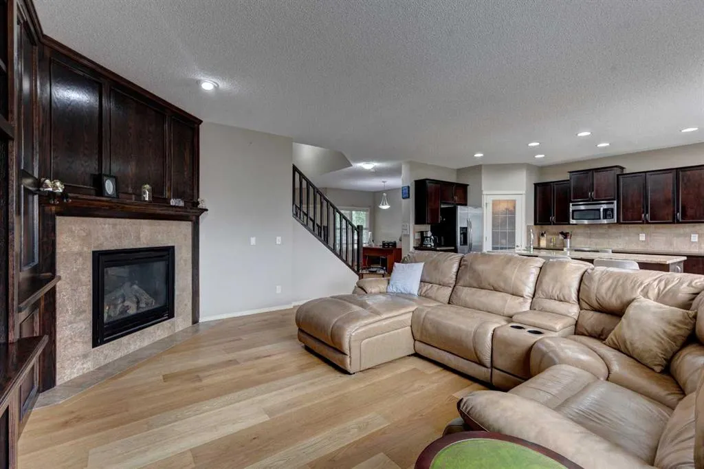 587 Everbrook Way SW