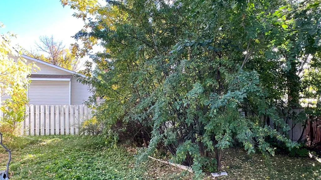 32 Deerfield Drive SE