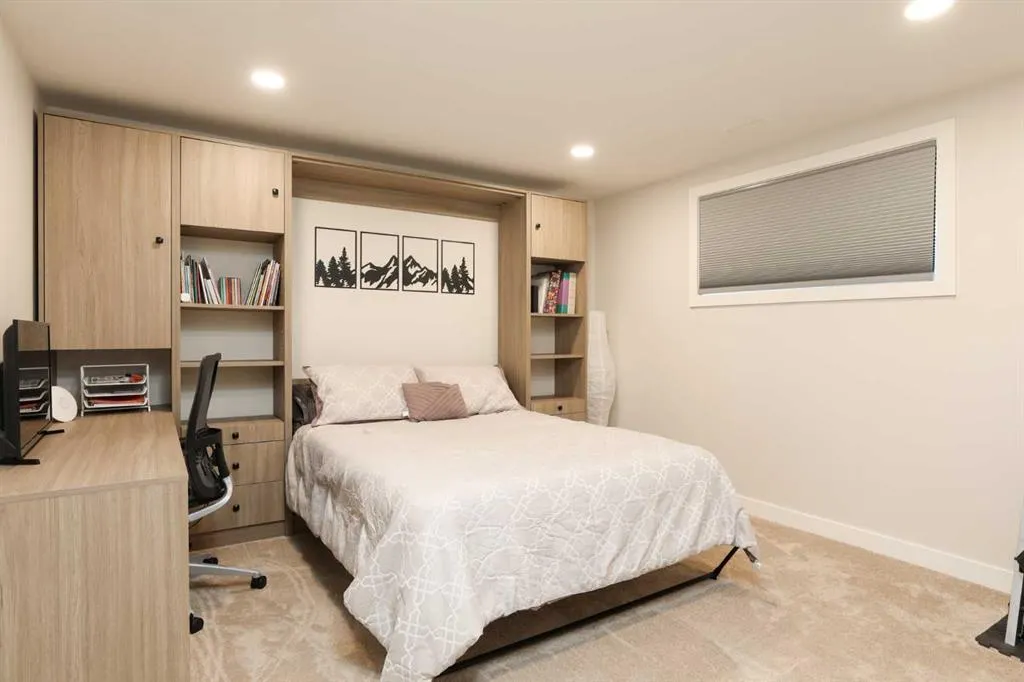100 Riverhurst Cove W
