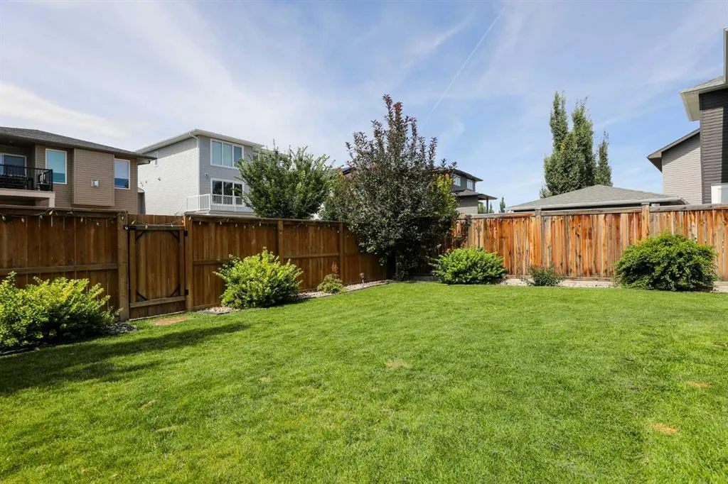 100 Riverhurst Cove W