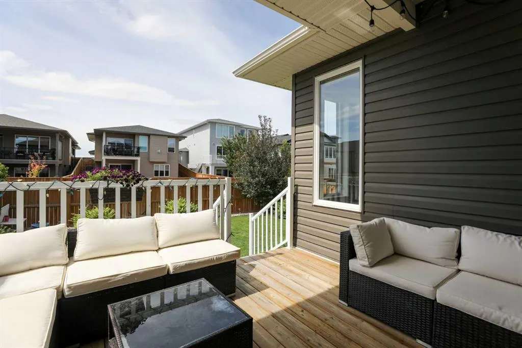 100 Riverhurst Cove W