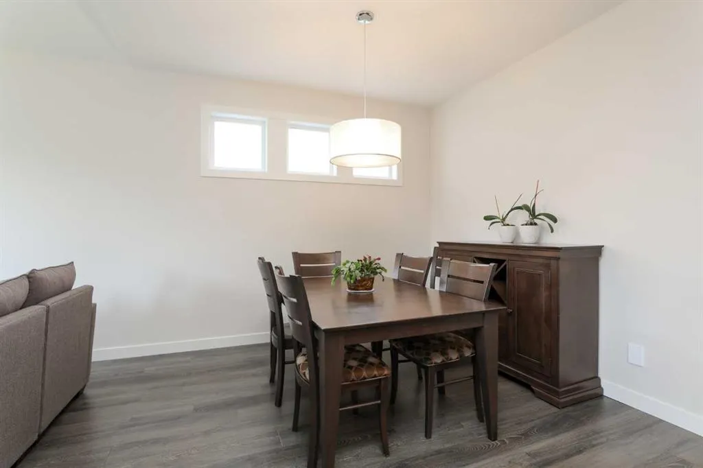 100 Riverhurst Cove W