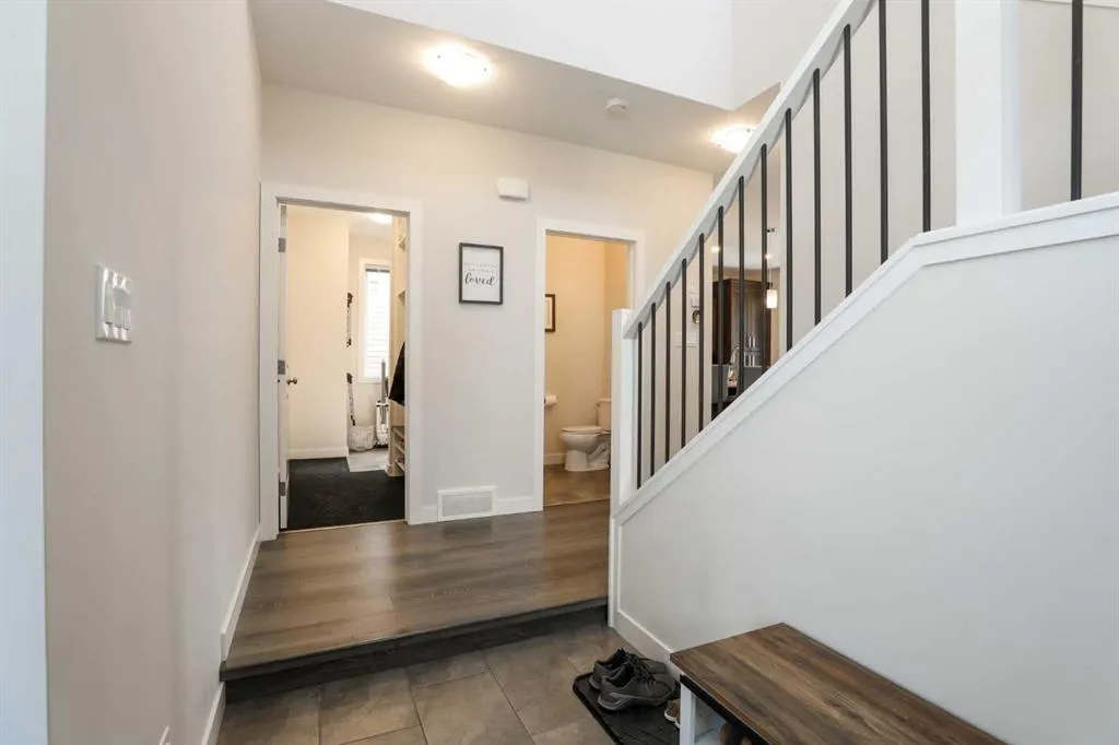 100 Riverhurst Cove W