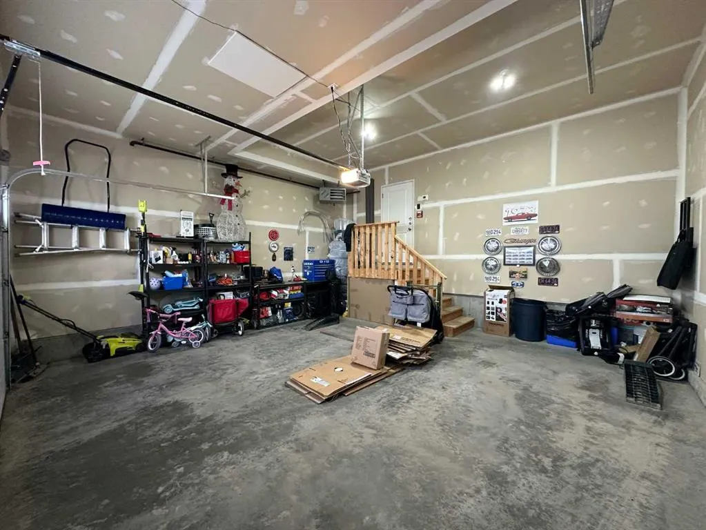 100 Riverhurst Cove W