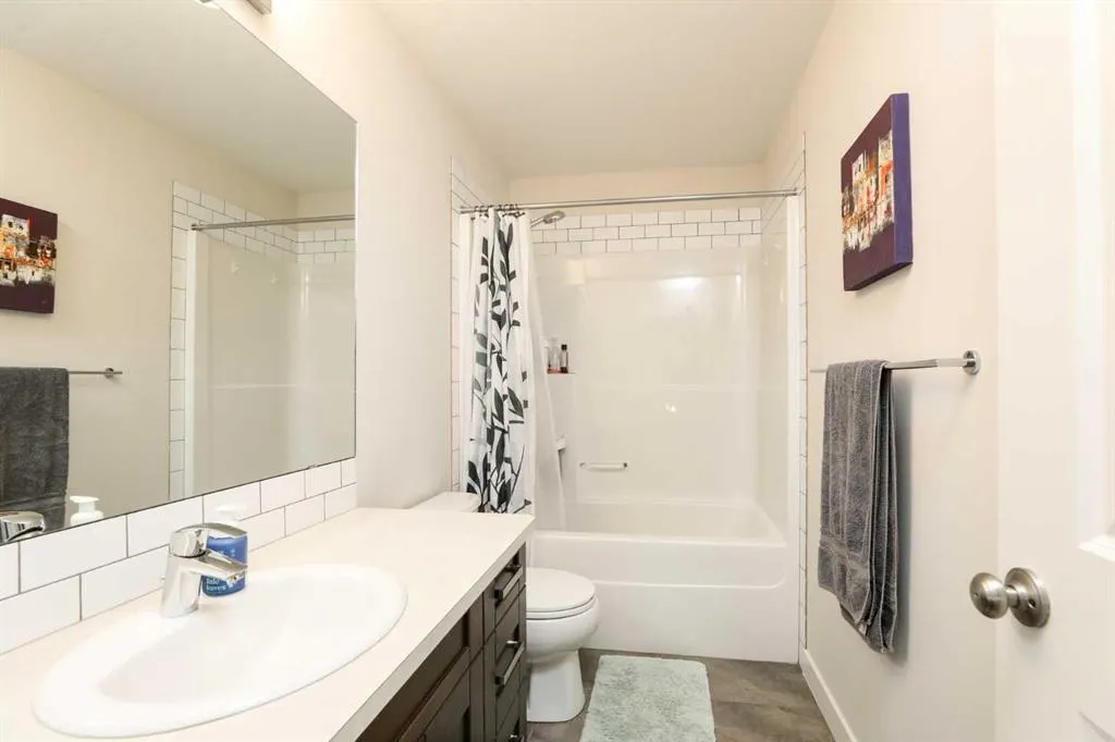 100 Riverhurst Cove W