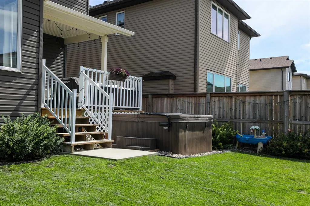 100 Riverhurst Cove W