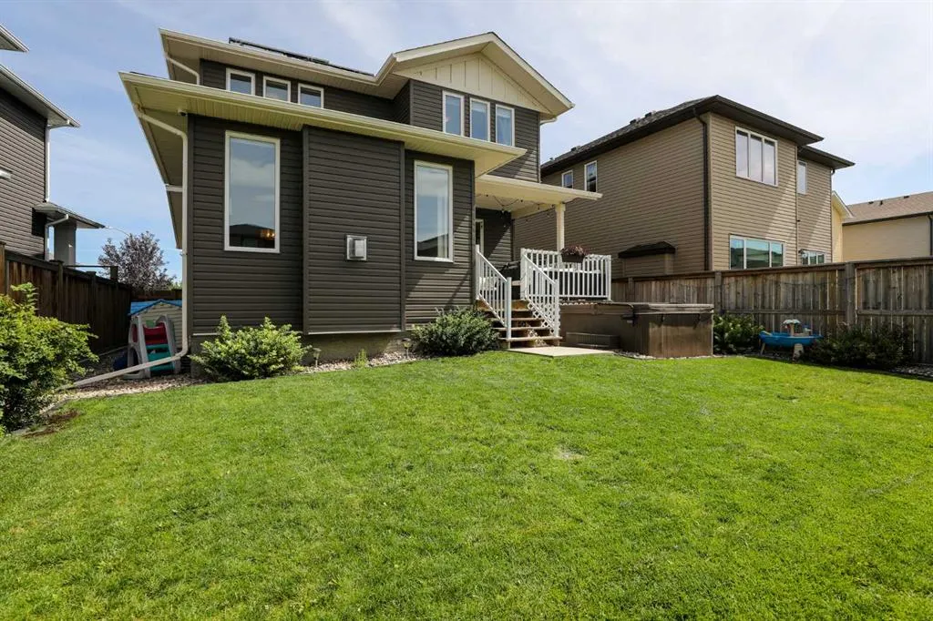 100 Riverhurst Cove W