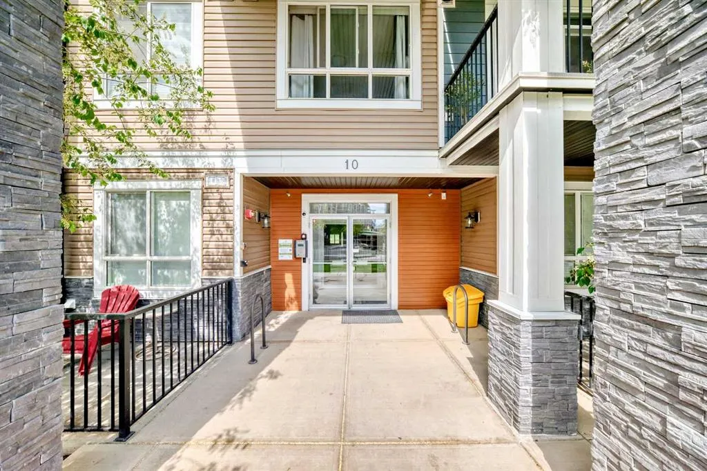 10 Walgrove SE, #109