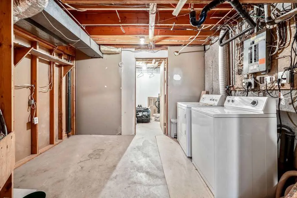 354 Maitland Hill NE