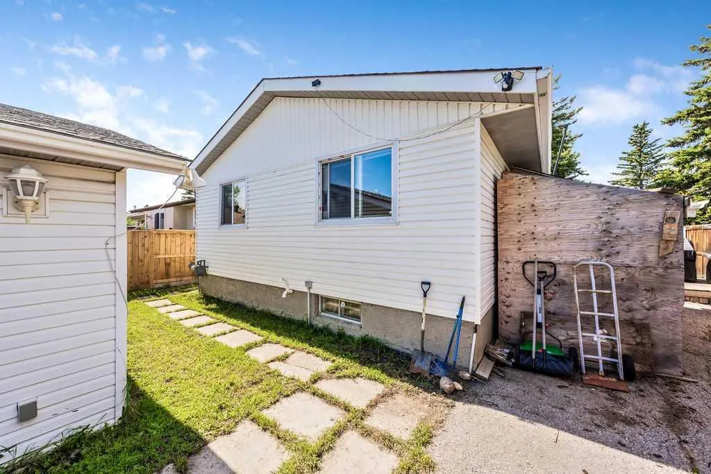 354 Maitland Hill NE