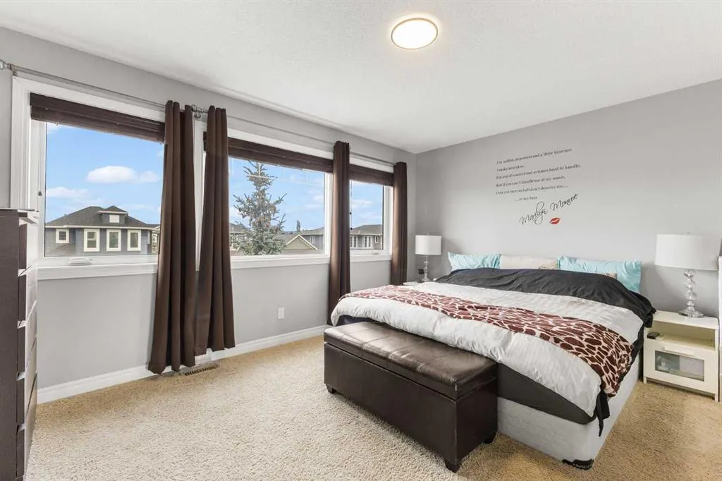 240 Evanspark Gardens NW