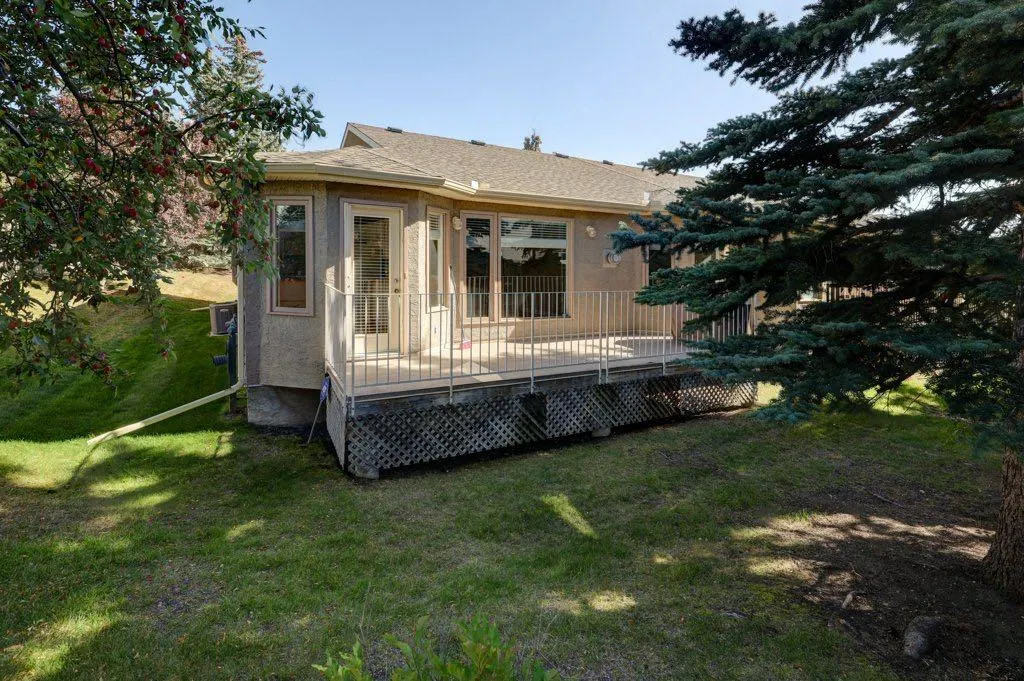 204 Silver Creek Mews NW