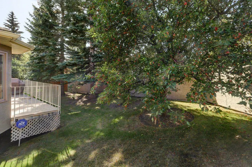 204 Silver Creek Mews NW