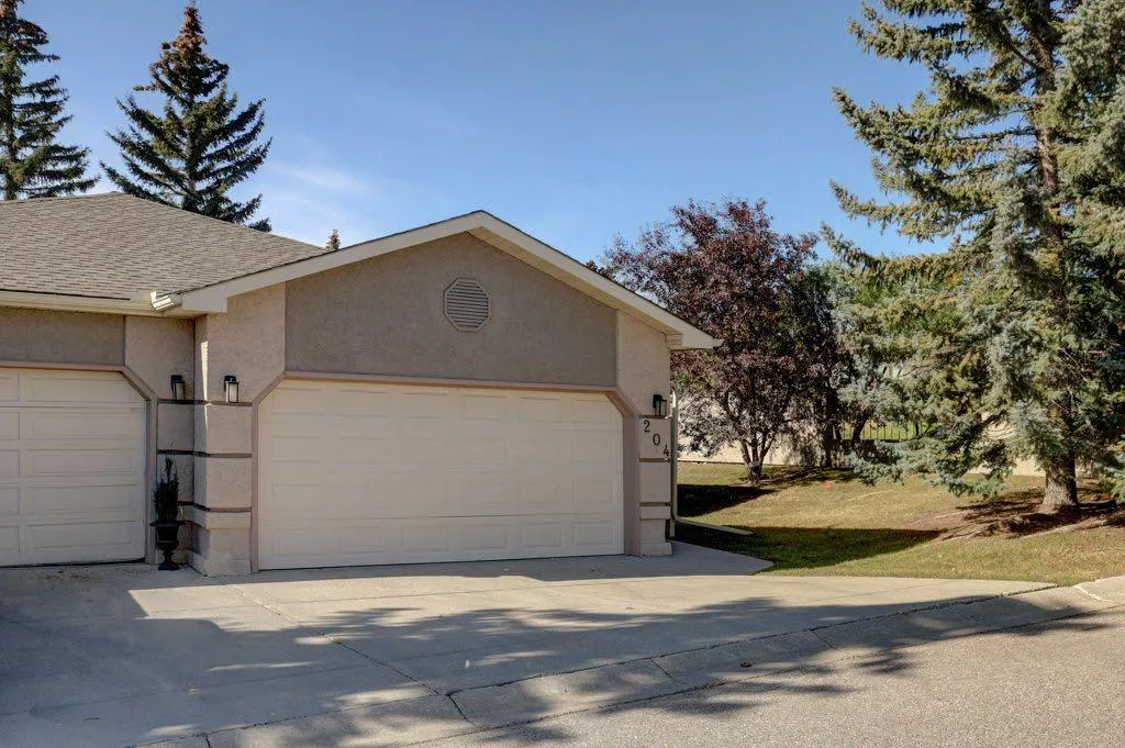 204 Silver Creek Mews NW