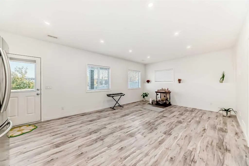 28 Panton Court NW