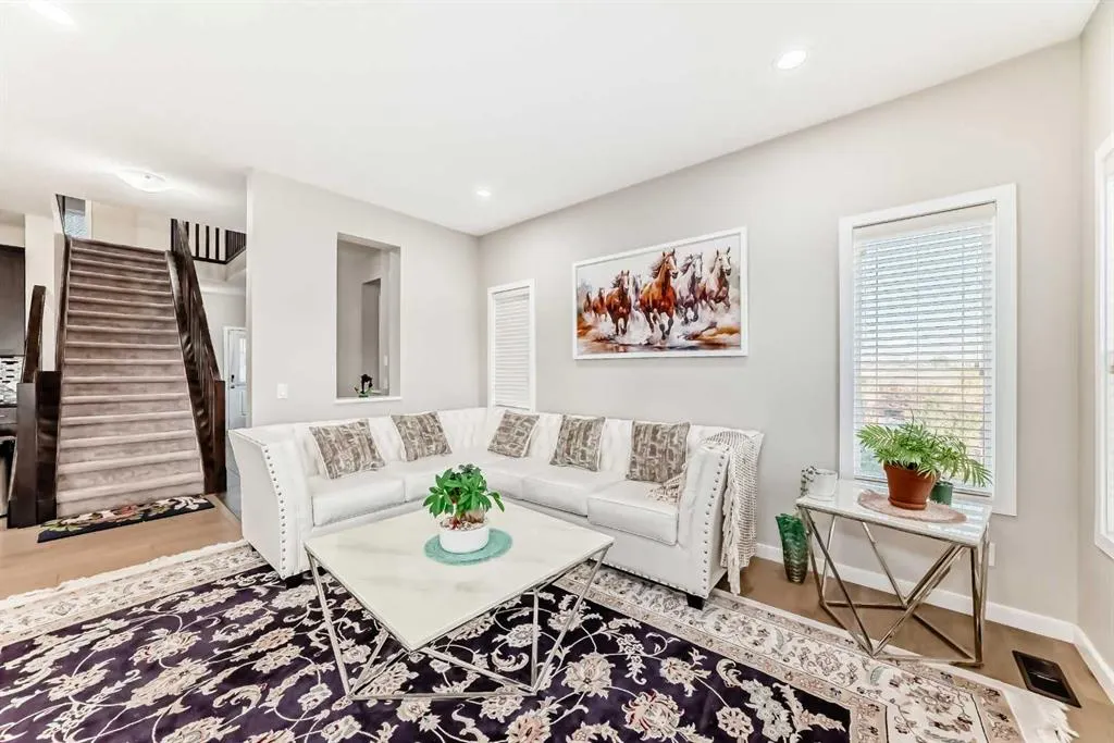 28 Panton Court NW