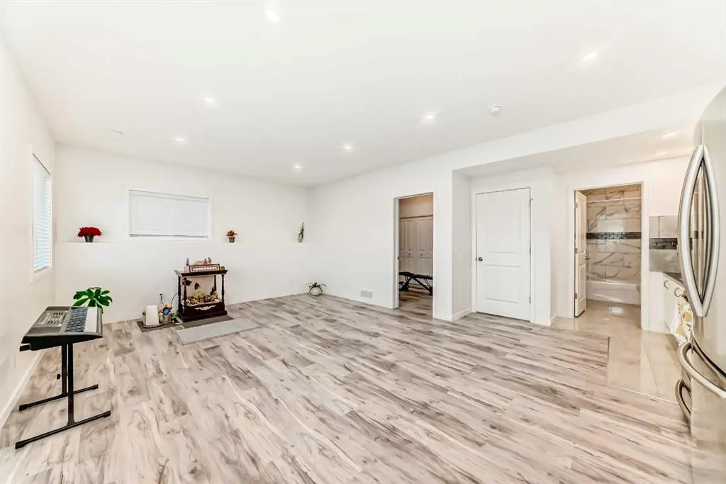 28 Panton Court NW