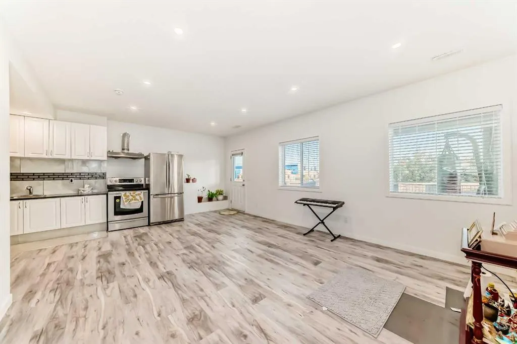 28 Panton Court NW