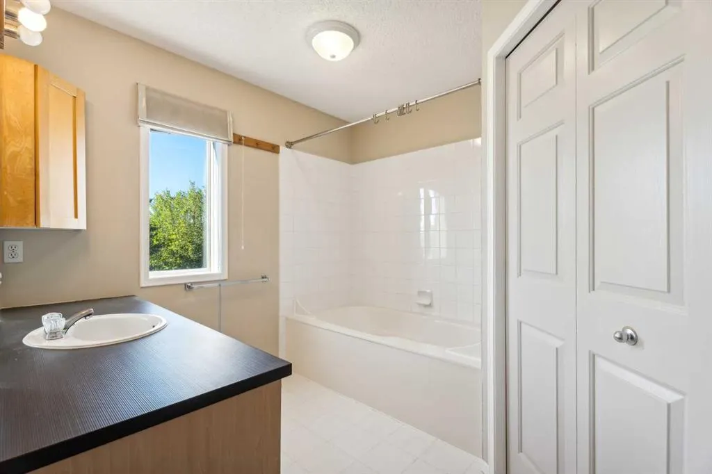 73 Rocky Ridge Heath NW