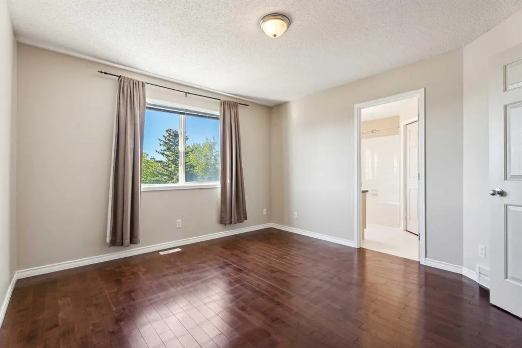 73 Rocky Ridge Heath NW
