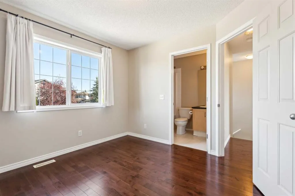73 Rocky Ridge Heath NW