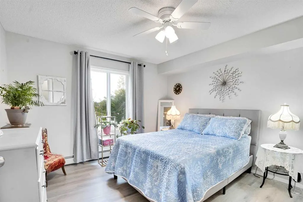 304 Mackenzie Way SW, #6211