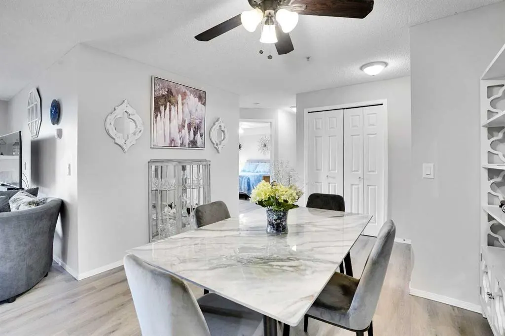 304 Mackenzie Way SW, #6211