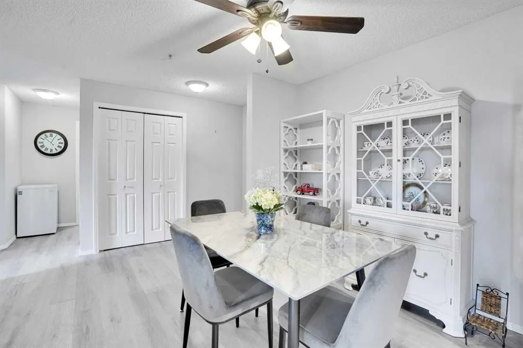 304 Mackenzie Way SW, #6211