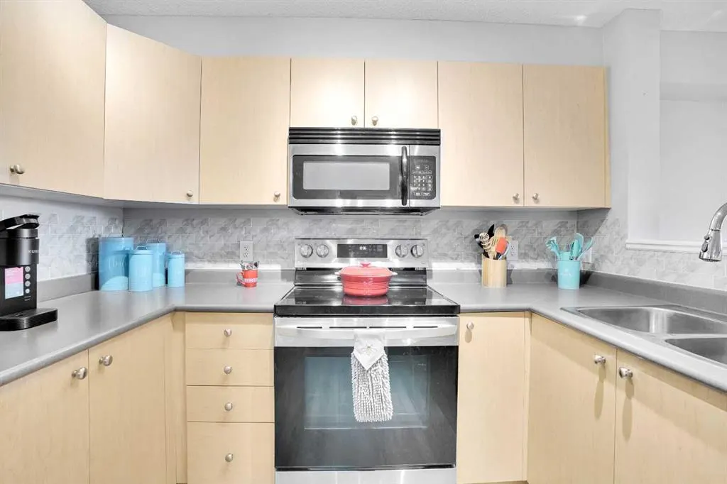 304 Mackenzie Way SW, #6211