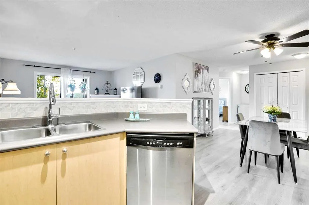 304 Mackenzie Way SW, #6211