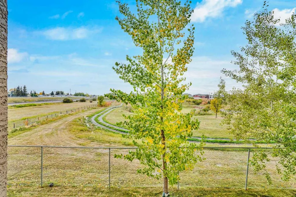 304 Mackenzie Way SW, #6211