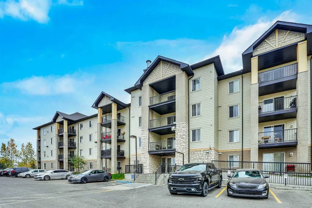 304 Mackenzie Way SW, #6211