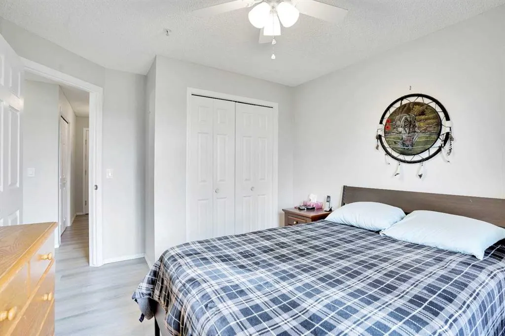 304 Mackenzie Way SW, #6211
