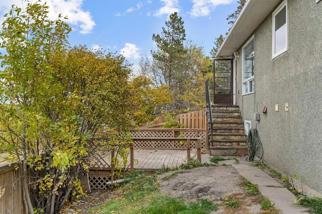 305 Whitehill Place NE