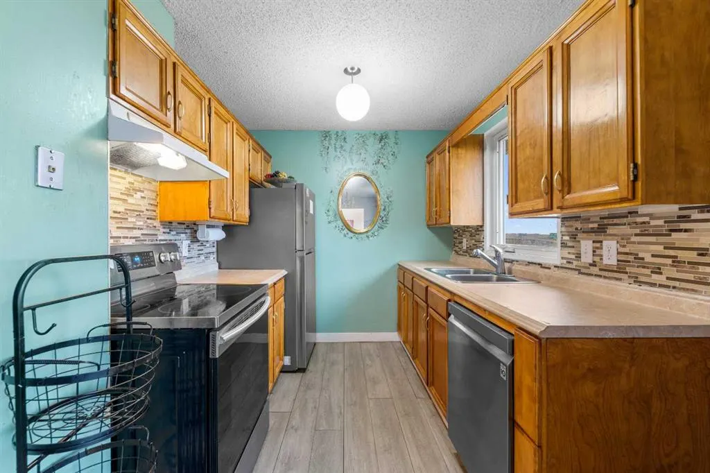 305 Whitehill Place NE
