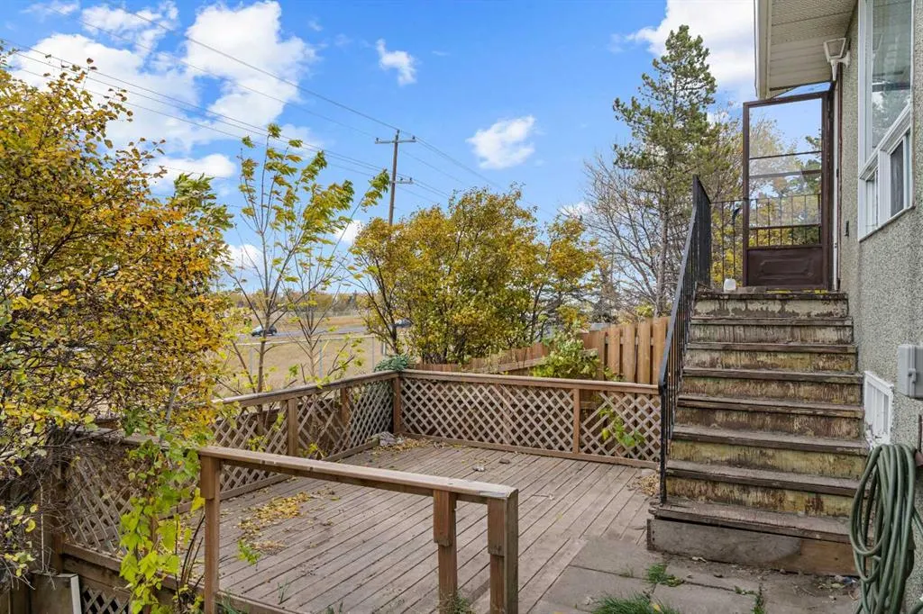 305 Whitehill Place NE