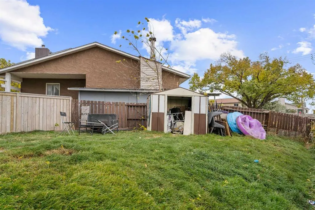 305 Whitehill Place NE
