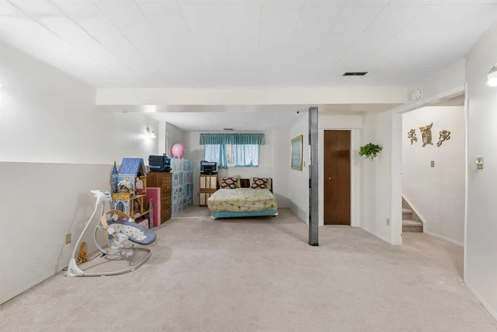 305 Whitehill Place NE