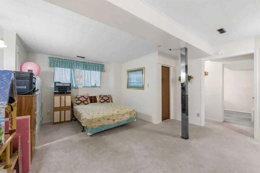 305 Whitehill Place NE