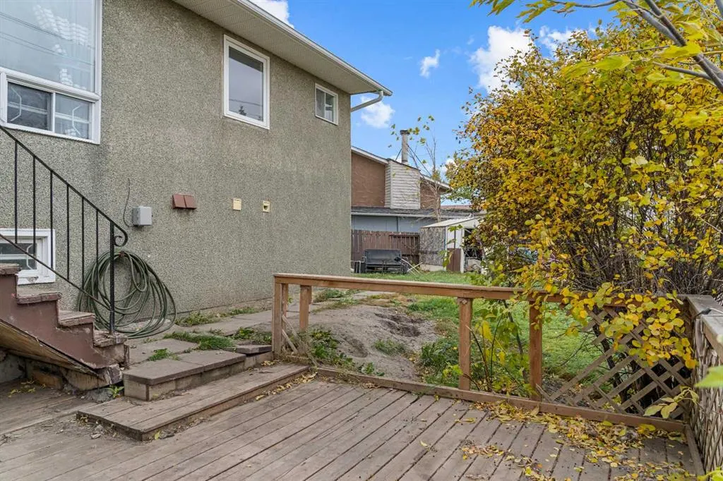 305 Whitehill Place NE