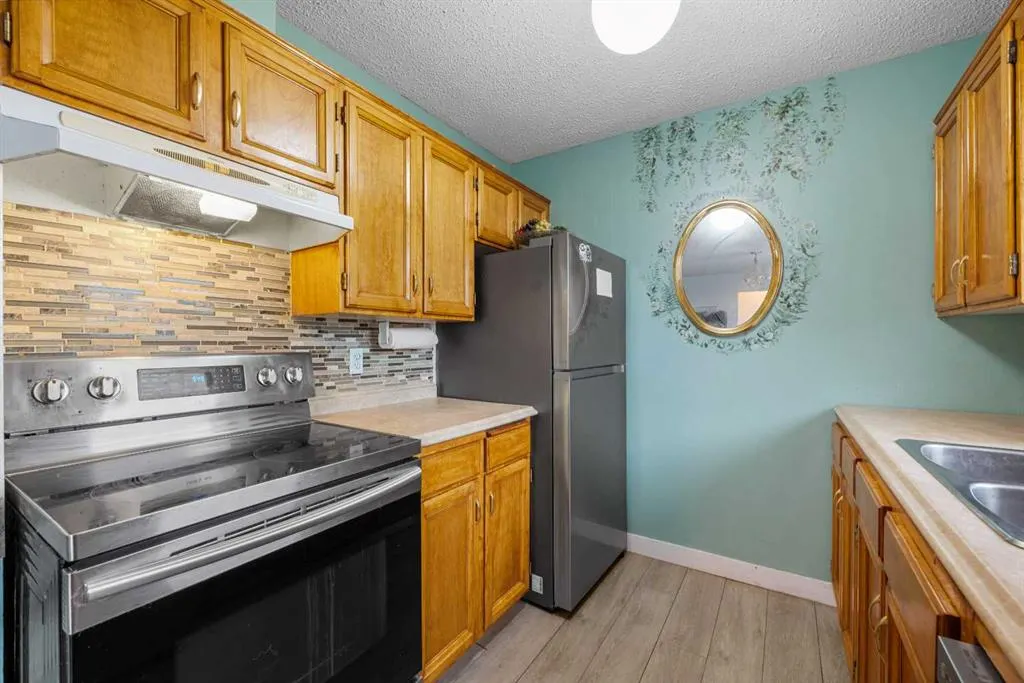 305 Whitehill Place NE