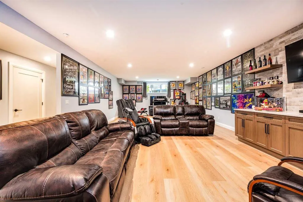 125 Larratt Close