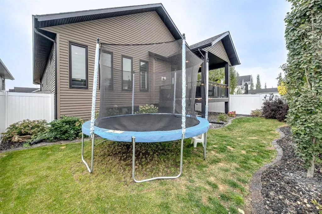 125 Larratt Close