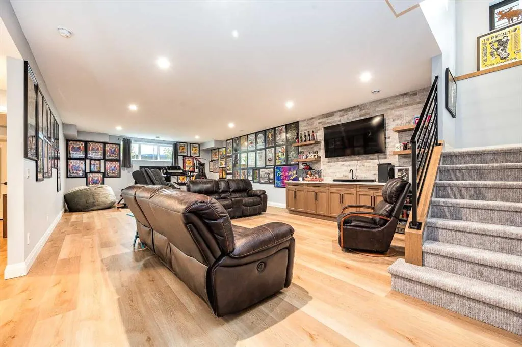 125 Larratt Close