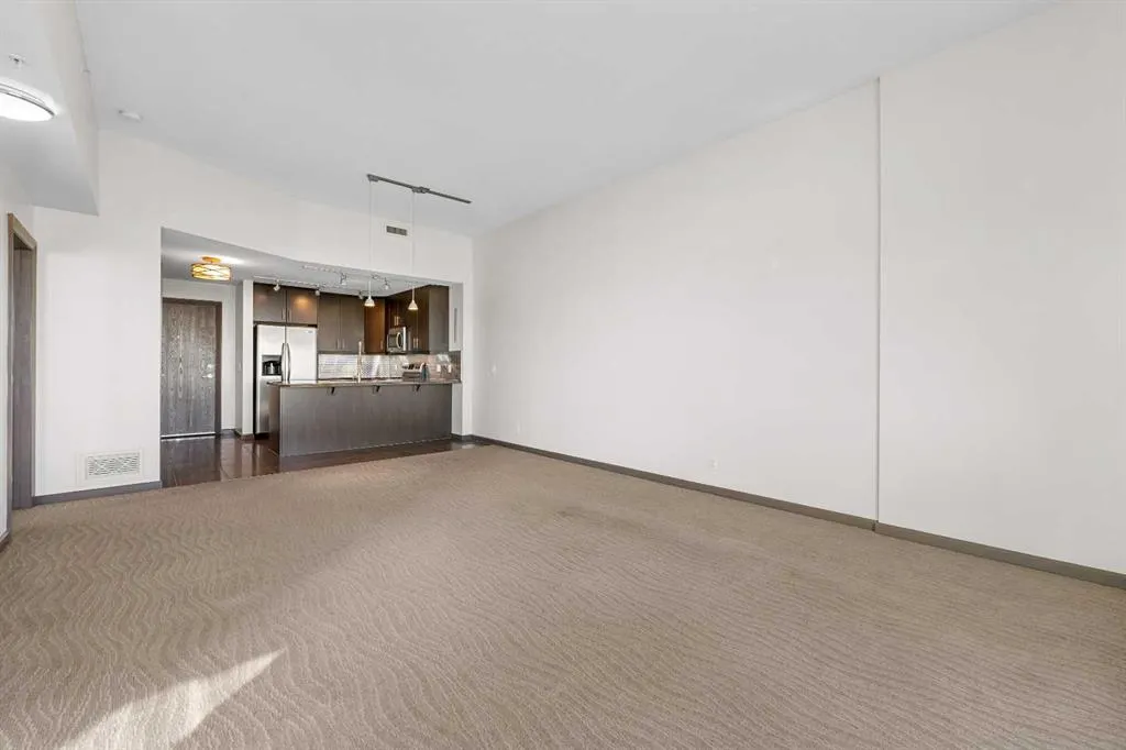 210 15 Avenue SE, #3206