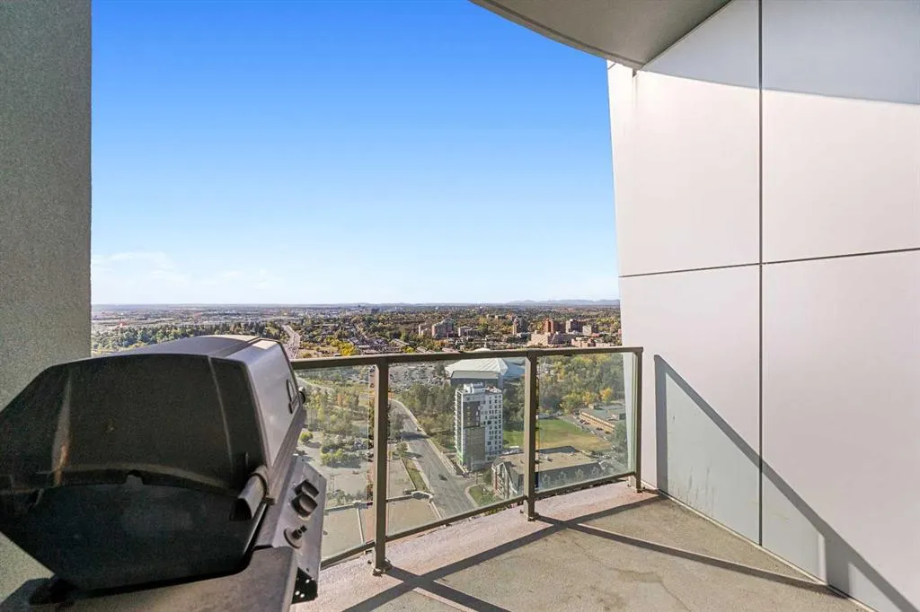 210 15 Avenue SE, #3206