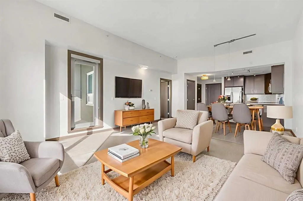 210 15 Avenue SE, #3206